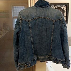 Gently used Gap jean jacket with fur.sz XL